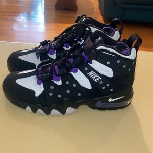 Charles Barkleys size 9